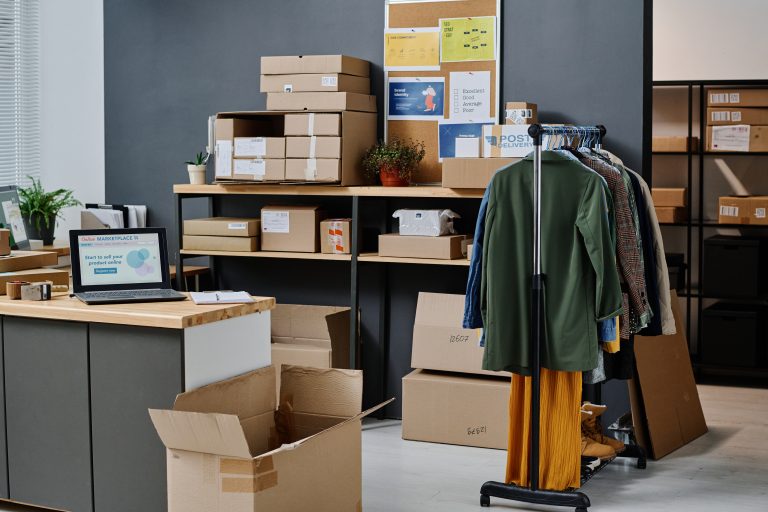 office furniture storage - business storage - storage space - dubai