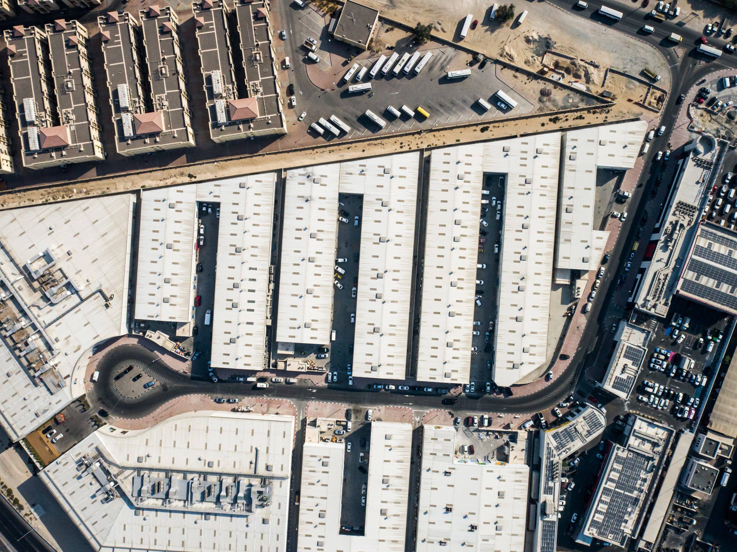 Business Storage in Al Quoz – Convenient for SMEs and Traders located for speed storage space dubai