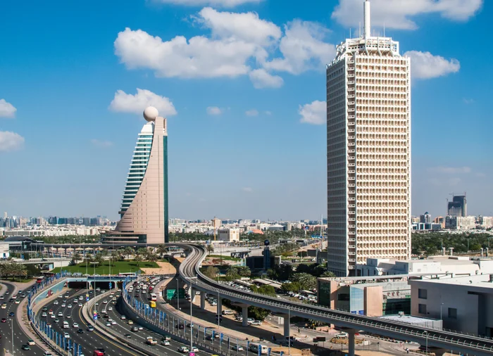 about 1 mobile professionals storage space dubai